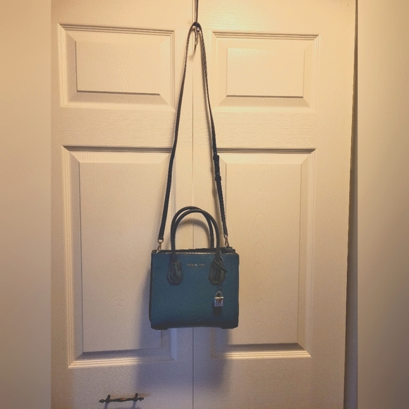 Michael Kors Small Leather crossbody bag - Picture 1 of 8